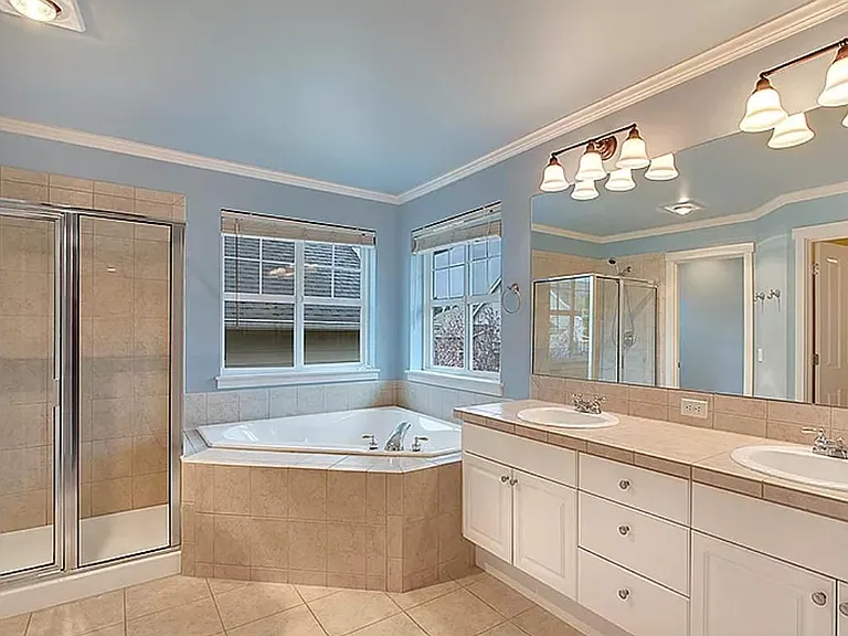 16552 NE 118th Way — Photo 10