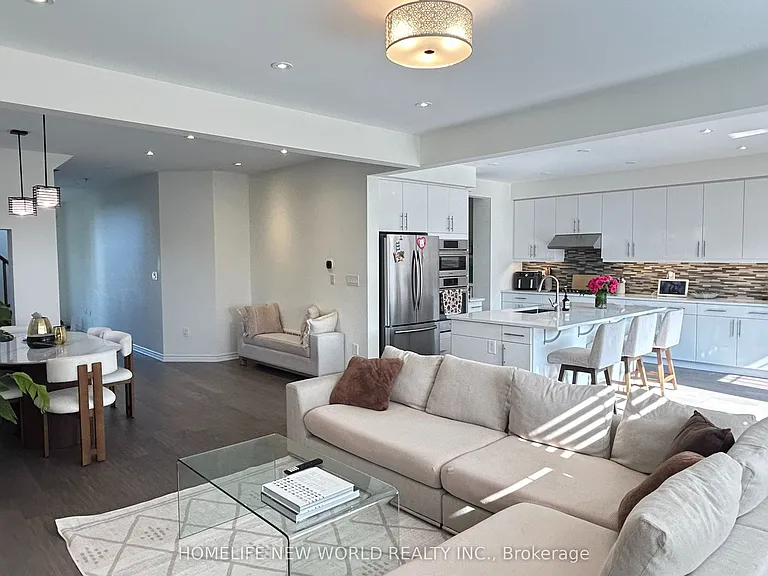 46 Major Cres — Photo 10