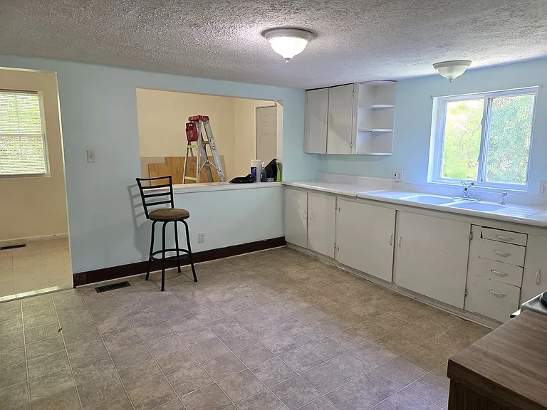 122 Rolling Hill Dr — Photo 6