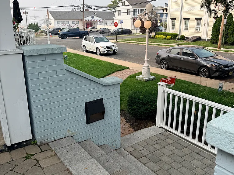 100 1st St #5 — Photo 37