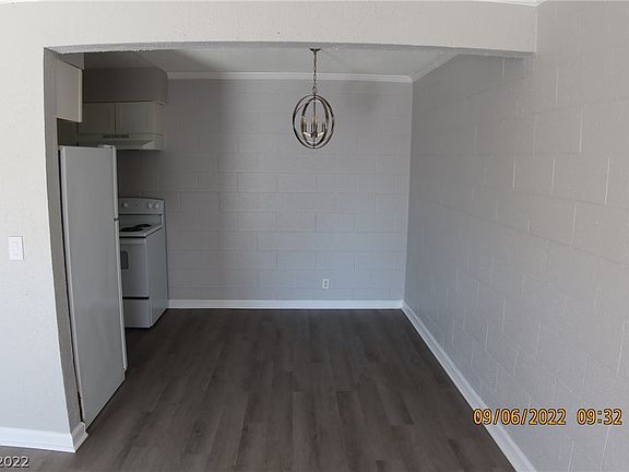 3rd image of 555 N Royal Crest Cir #9