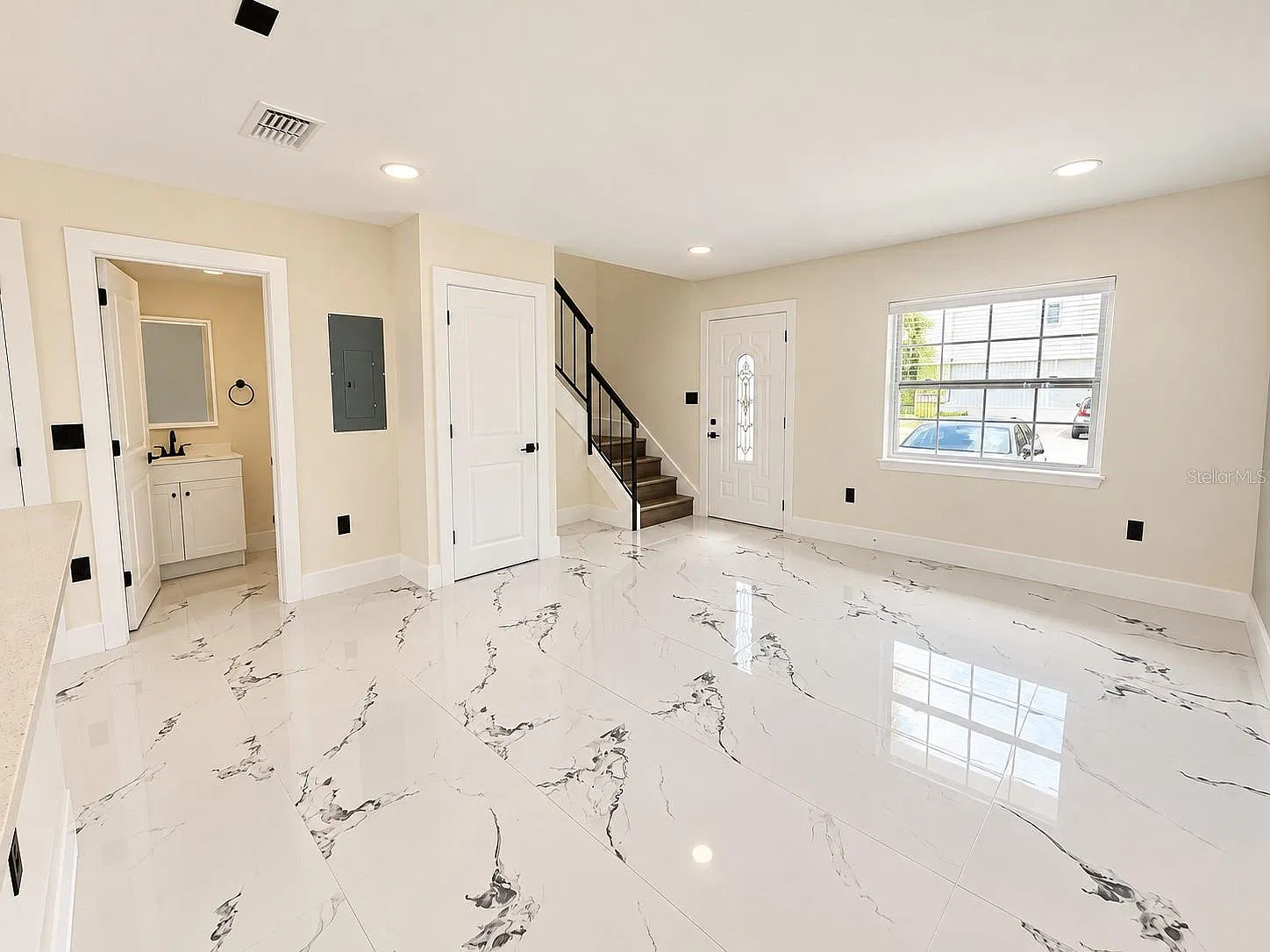 2 bed, 2.5 bath, 1090 sqft, $1,795 — Photo 4