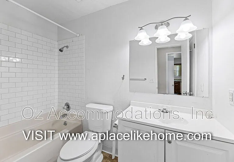 1428 NW 64th Ter — Photo 17