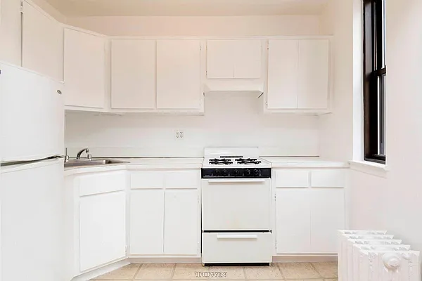 Rented by Brown Harris Stevens | media 8