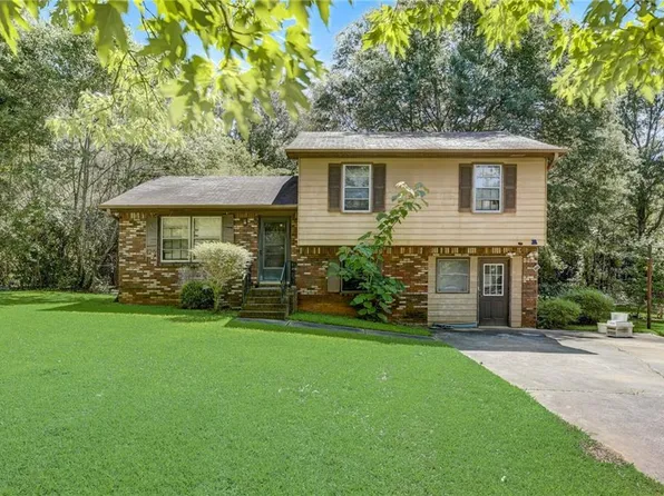 275 Belmont Farms Dr, Ellenwood, GA 30294