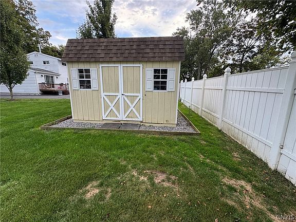 5th image of 17 Gooseberry Ln