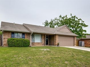 5921 Chisholm Trl, Haltom City, TX 76148