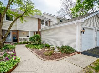 4S787 Pinehurst Dr, Naperville, IL 60563