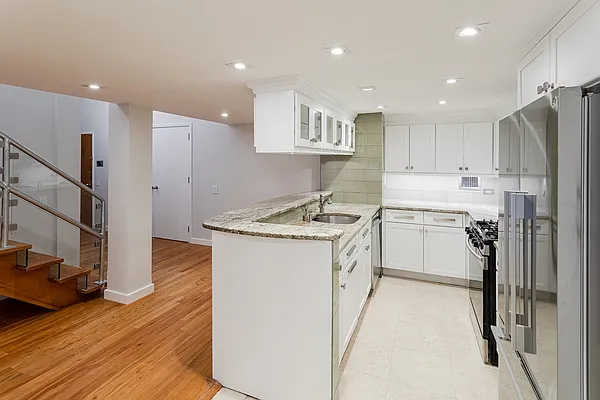 Rented by Compass | media 19