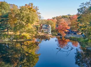 19 W Main St, Chester, CT 06412