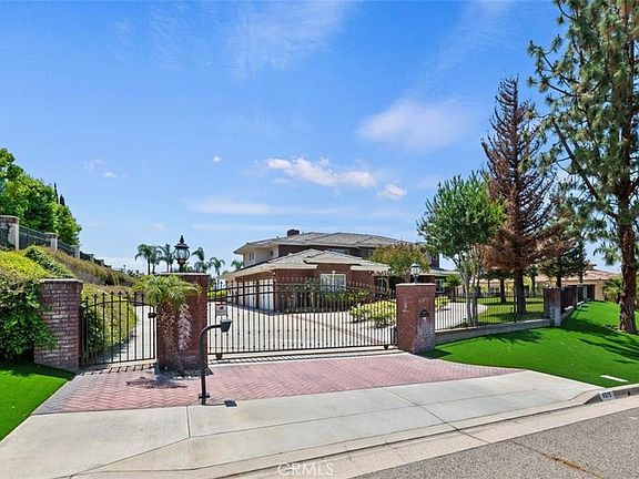 4th image of 6975 Wyndham Hill Dr