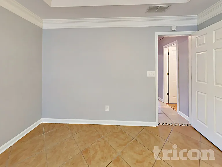923 Laurel Green Ln — Photo 9