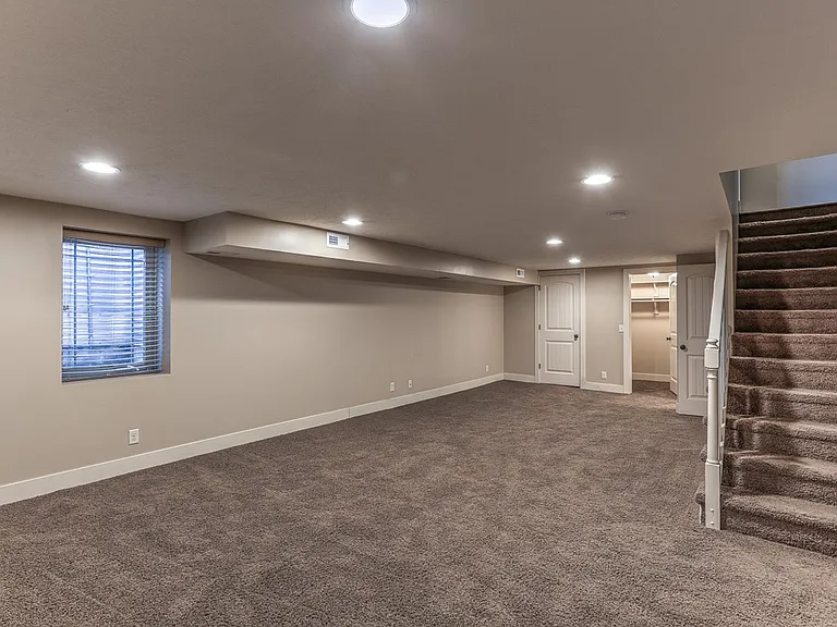806 Park Ave — Photo 24