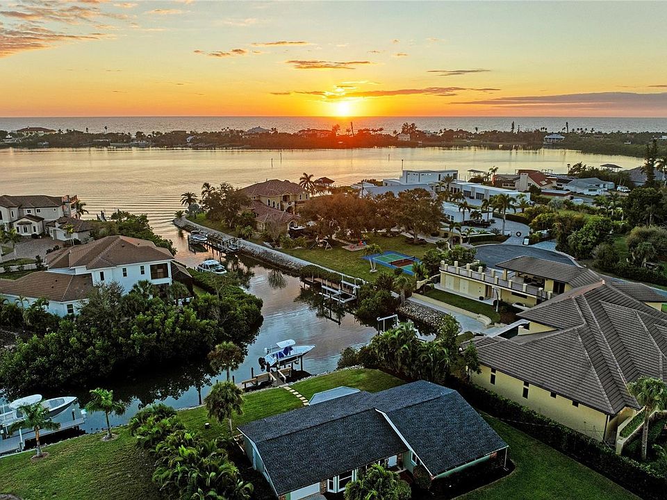 1st image of 365 S Shore Dr