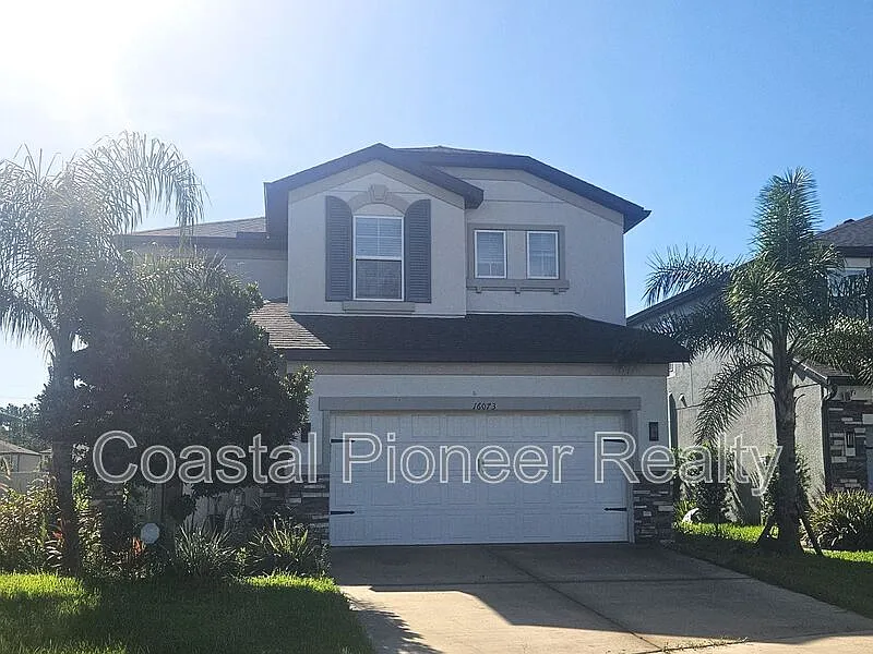 3 bed, 2.5 bath, 2351 sqft, $2,650 — Photo 2