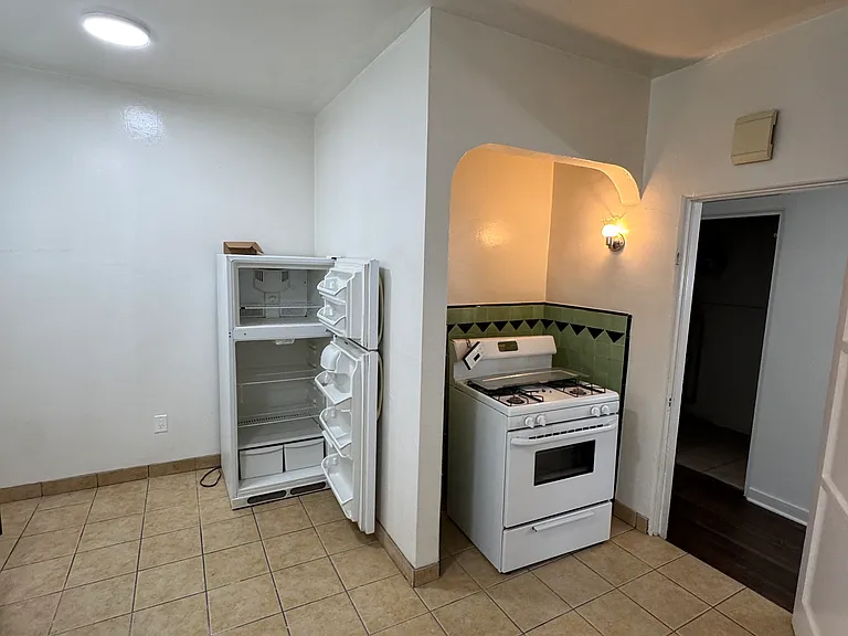 1874 S Redondo Blvd #1874 — Photo 41