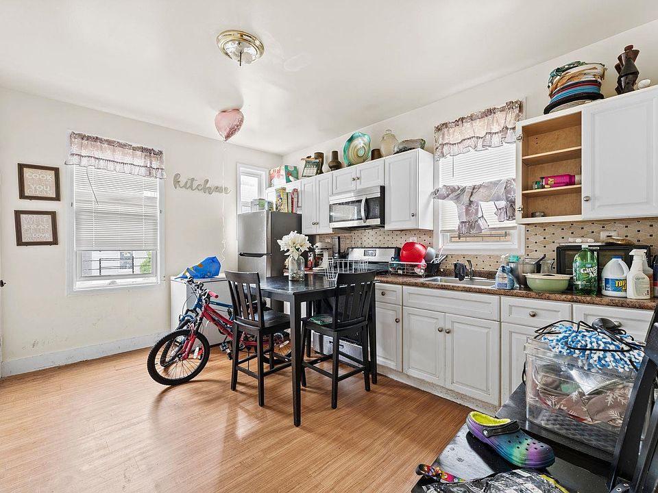 1st image of 32 Armstrong Ave