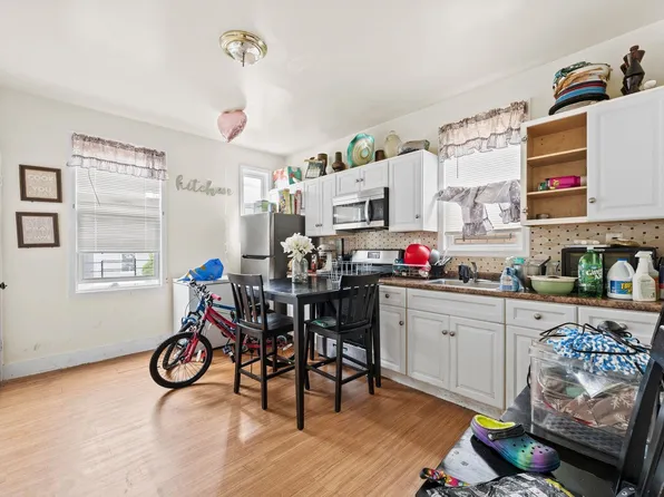 32 Armstrong Ave, Jersey City, NJ 07305