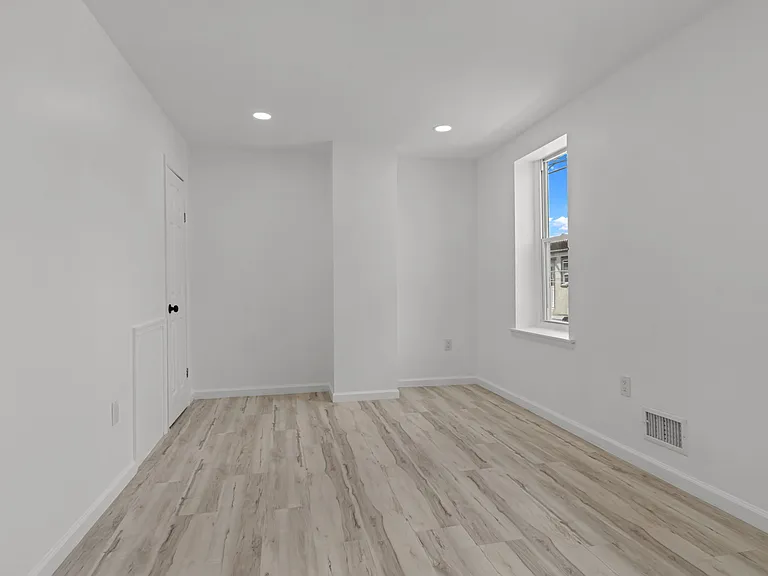 1933 Palethorp St — Photo 12