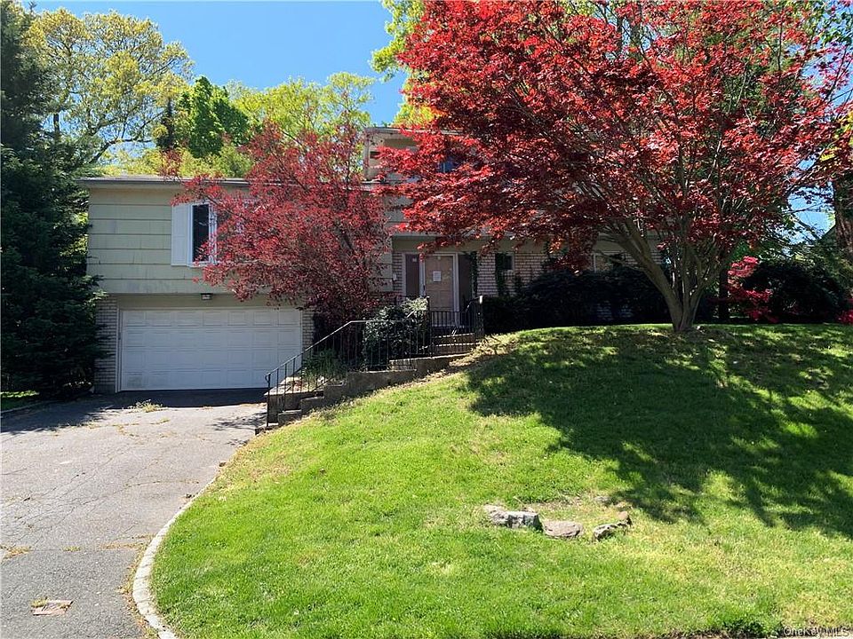 1st image of 22 Greentree Dr