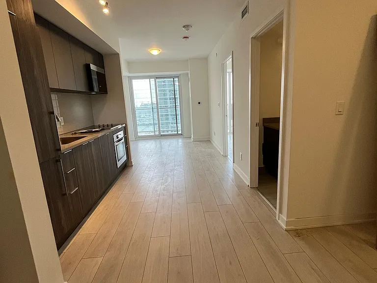 2031 Kennedy Rd N #1620 — Photo 2