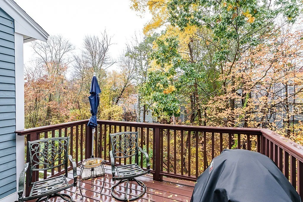 3 bed, 3.5 bath, 2300 sqft, $4,800 — Photo 4