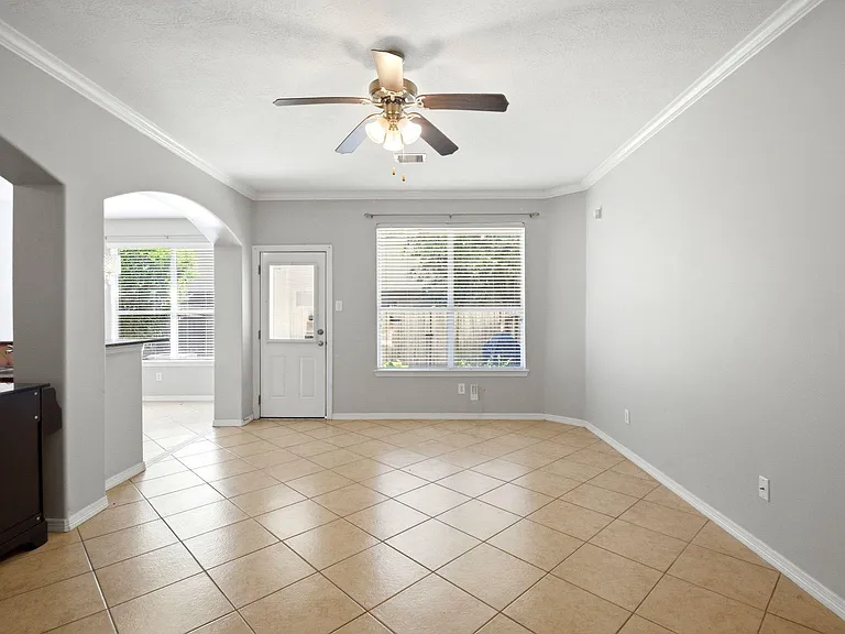 930 Sterling Creek Cir — Photo 11