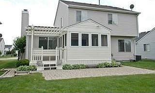 3rd image of 1452 N Blackhawk Cir