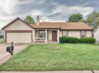 1002 Pasture Ridge Dr, Saint Peters, MO 63304