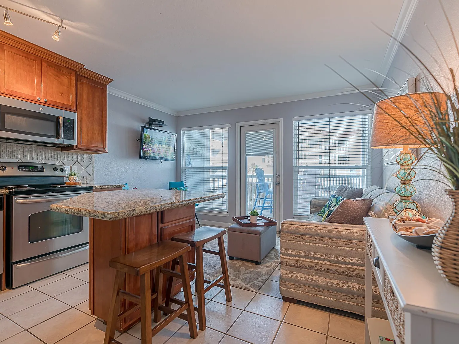 1 bed, 1.0 bath, 513 sqft, $1,700 — Photo 2