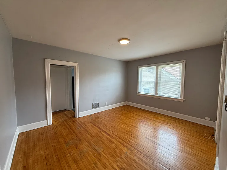 2748 Harris Ave #4 — Photo 11