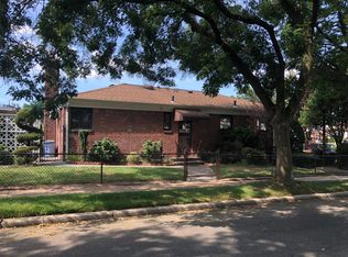 14788 6th Ave, Whitestone, NY 11357