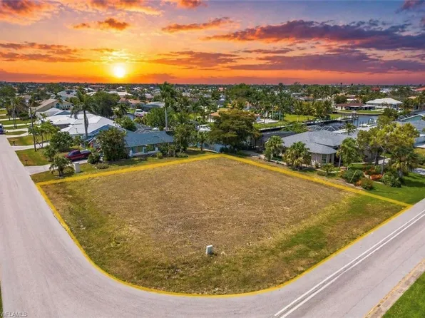 2014 Everest PKWY, CAPE CORAL, FL 33904