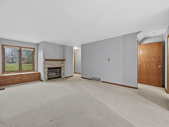 5th image of 986 Westside Dr