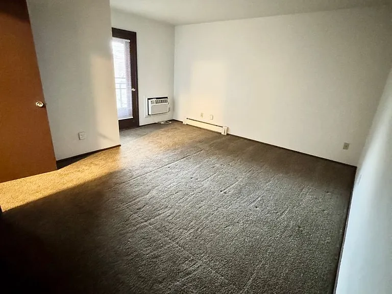 1515 Holiday Dr — Photo 29