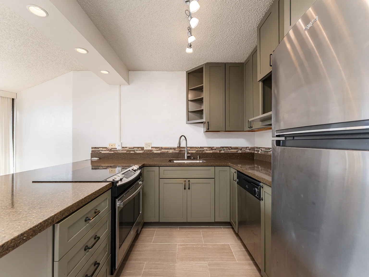 1 bed, 648 sqft, $2,550 — Photo 2
