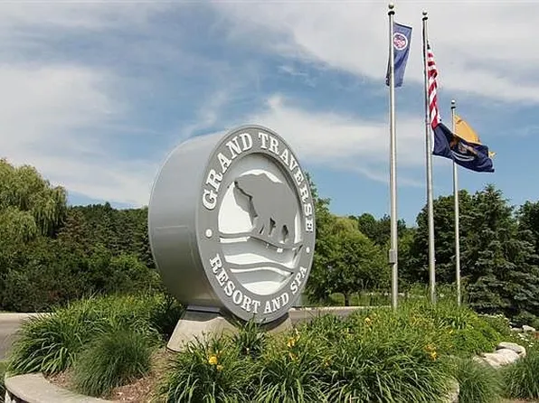 5544 Golfview Ct #5544, Williamsburg, MI 49690