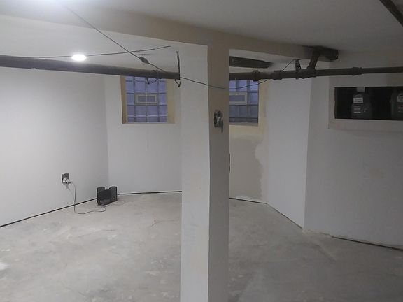 5th image of 1-7015 S Peoria St #1