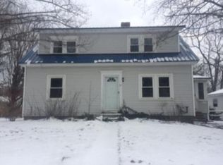 33 Cedar St, Tilton, NH 03276