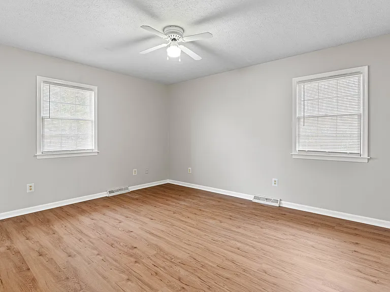102 Forest Oaks Dr — Photo 17