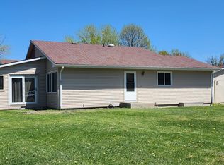 2319 Country Club Pkwy, Moorhead, MN 56560