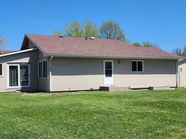 2319 Country Club Pkwy, Moorhead, MN 56560