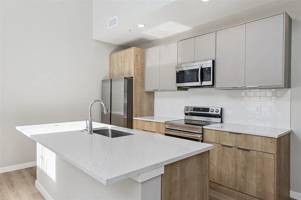 3 bed, 3.0 bath, 1807 sqft, $4,095 — Photo 4