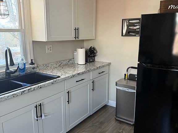 2nd image of 14 Daytona St