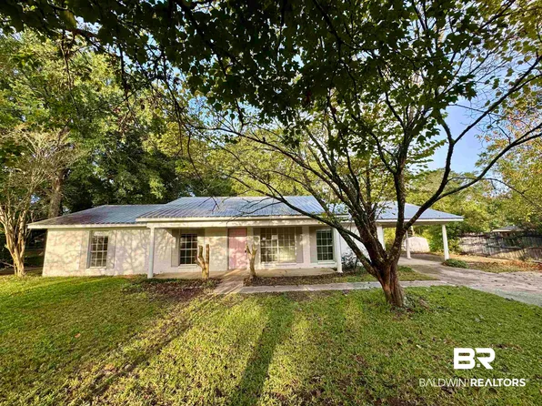 46113 Sunset Dr, Bay Minette, AL 36507