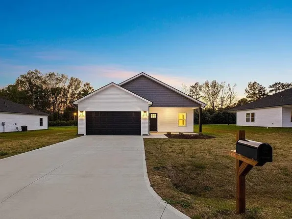 210 Essex Dr, Clinton, SC 29325