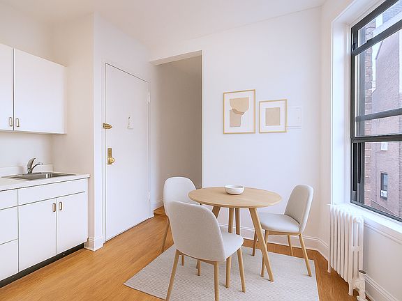 3rd image of 105 Thompson St APT 19