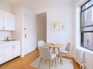 105 Thompson St APT 19, New York, NY 10012