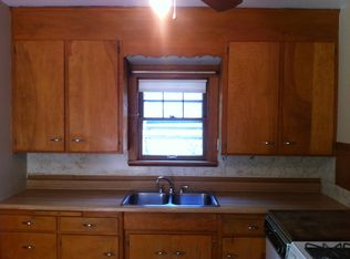 1525 Parkhill Rd, Cleveland Heights, OH 44121