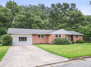1017 Lakewood Dr, Colonial Heights, VA 23834